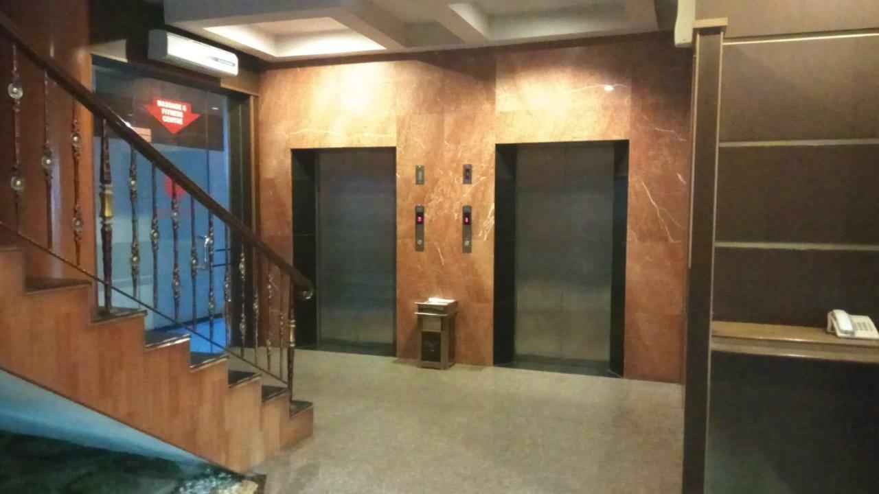 Utama Hotel Batam Kültér fotó