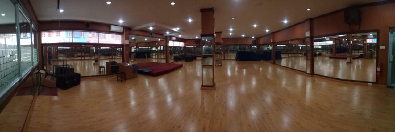 Utama Hotel Batam Kültér fotó
