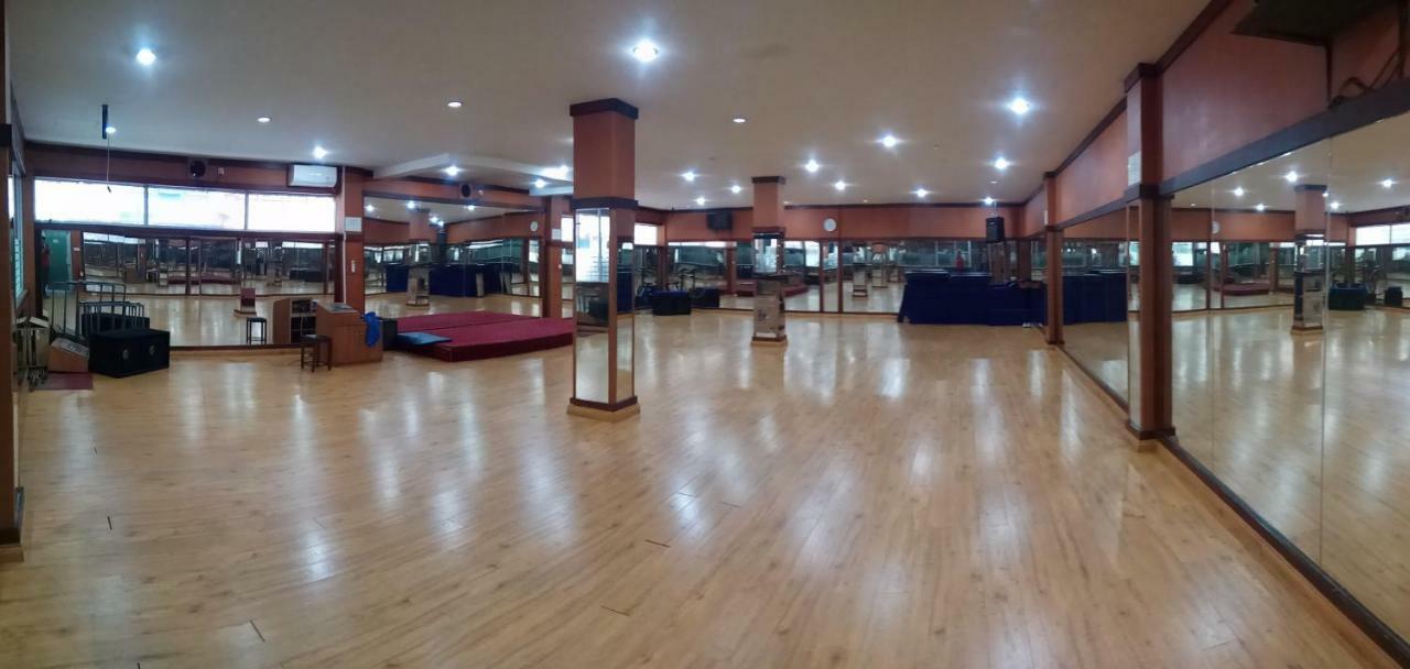 Utama Hotel Batam Kültér fotó
