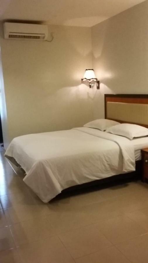Utama Hotel Batam Kültér fotó
