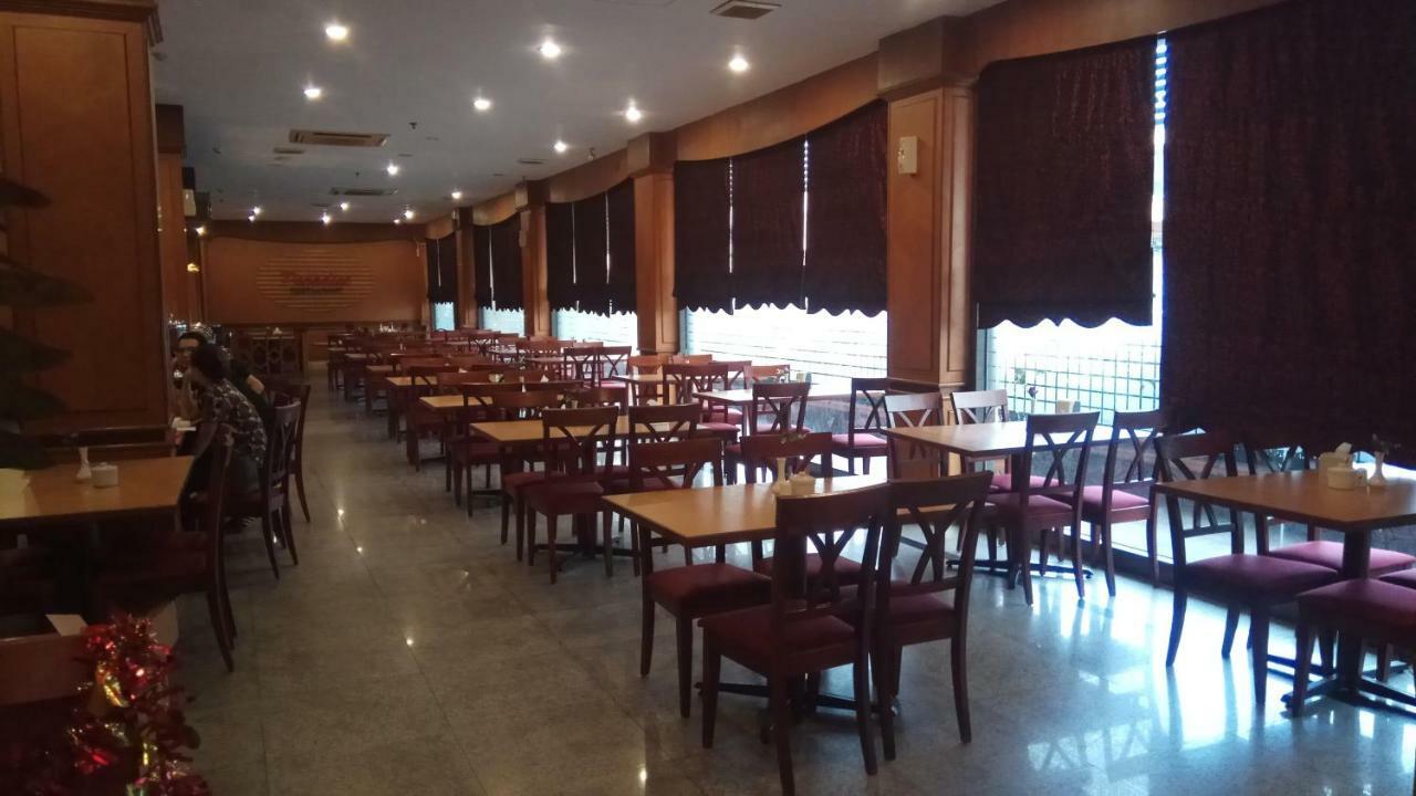 Utama Hotel Batam Kültér fotó