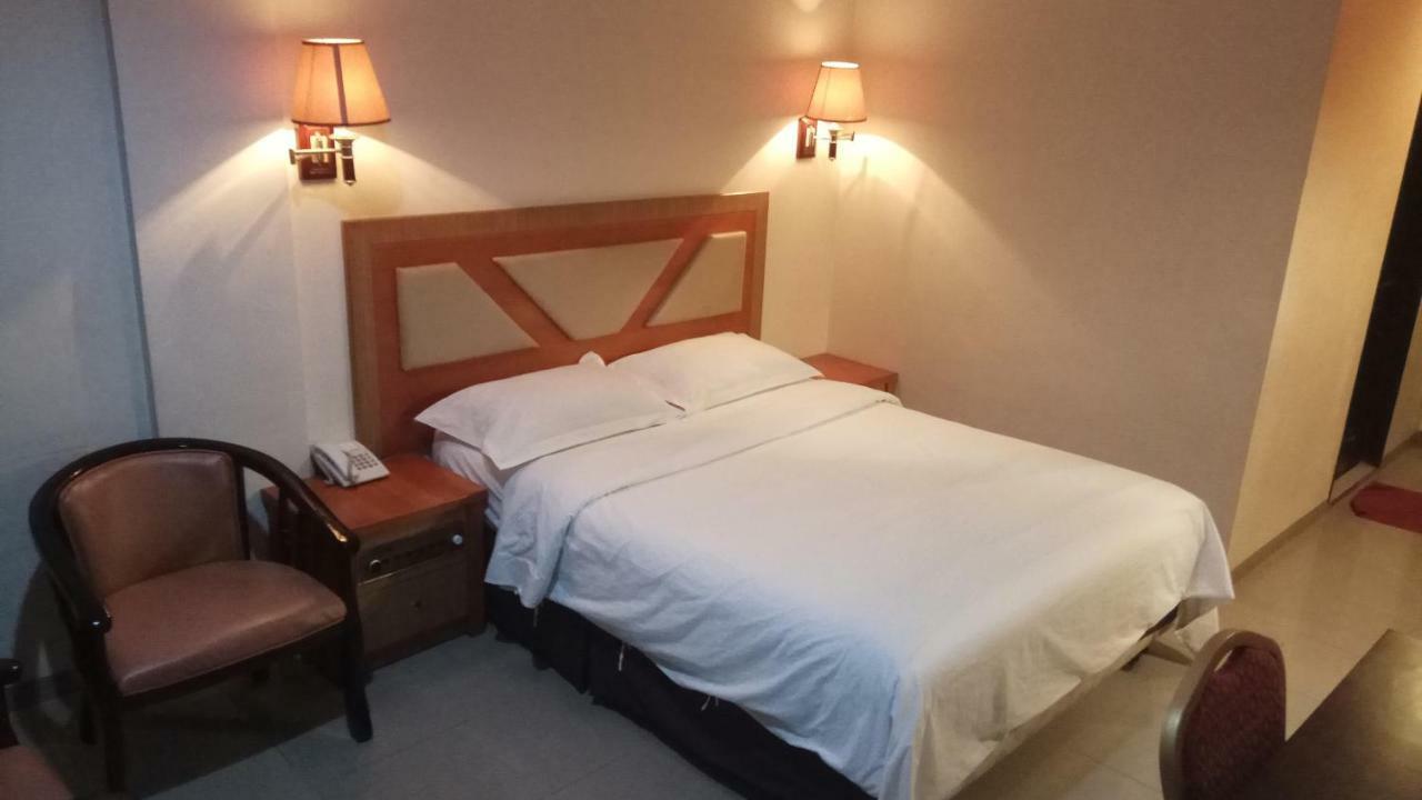 Utama Hotel Batam Szoba fotó